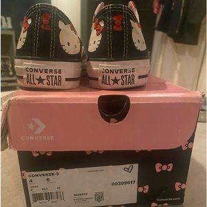 converse hello kitty sneakers woman’s size 6